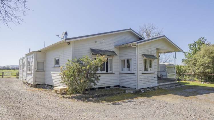 2556 State Highway 53 Martinborough_12