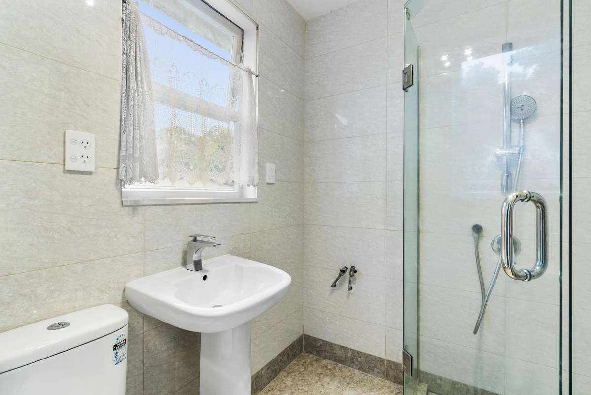 129 Rowandale Avenue_1