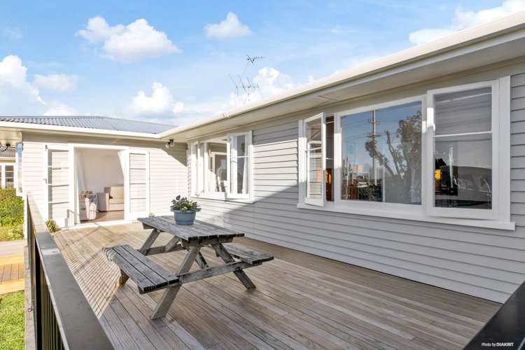 60 Saint Leonards Road Kelston_15