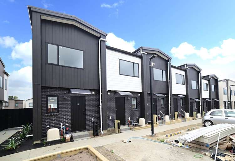 25 Kiato Lane Flat Bush_18