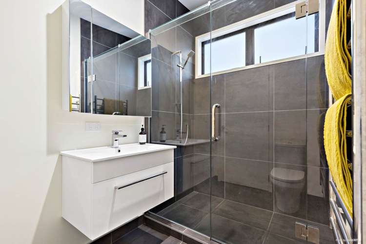 26 Arataki Views Way Glen Eden_11