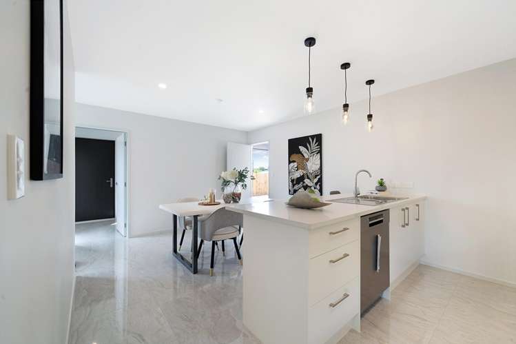 8a Strid Road Te Atatu South_11