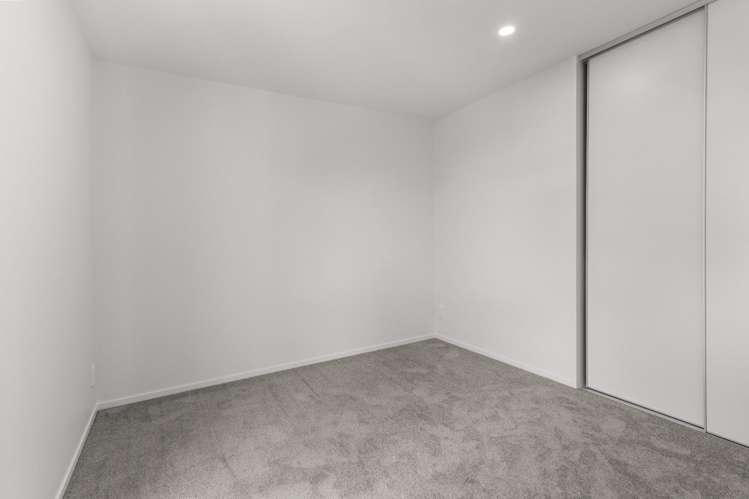 4C Roberts Road 1802_16