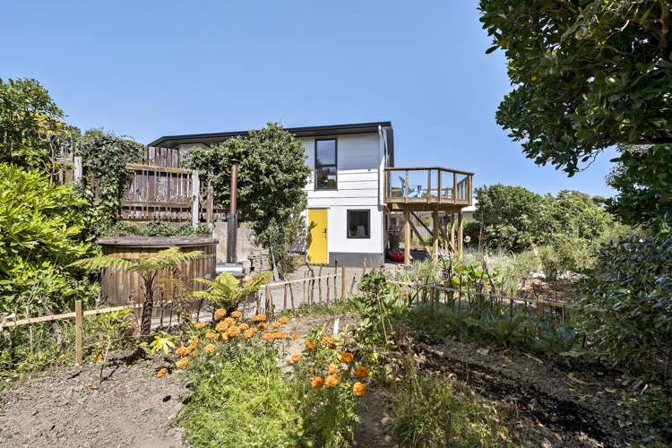 11 Frobisher Street Island Bay_14