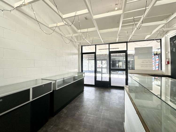 Unit 2, 22 Te Heuheu Street Town Centre_1
