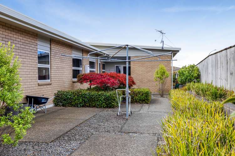 27 Montague Grove Stratford_25