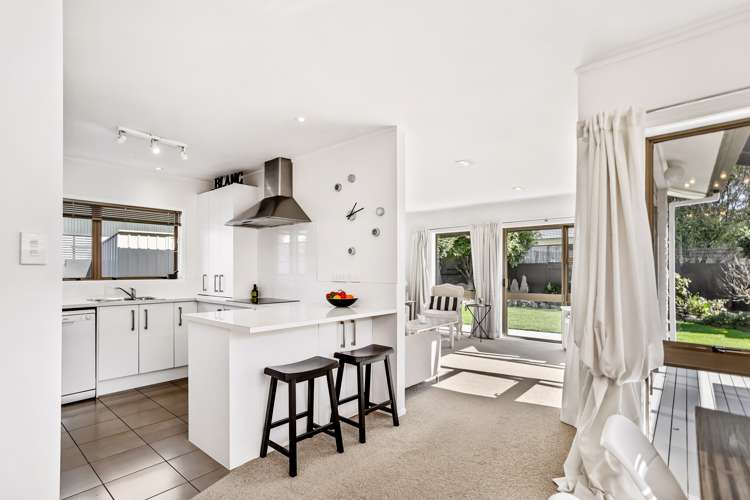 2/36 Miltonia Avenue Te Atatu South_13