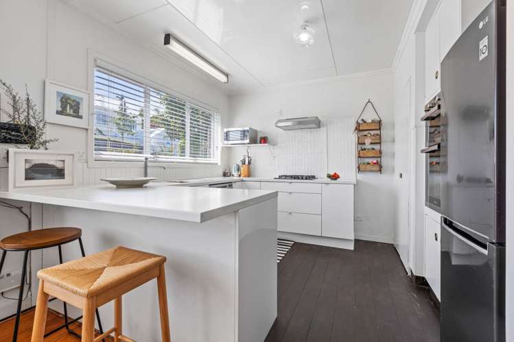 84 Gover Street New Plymouth Central_7