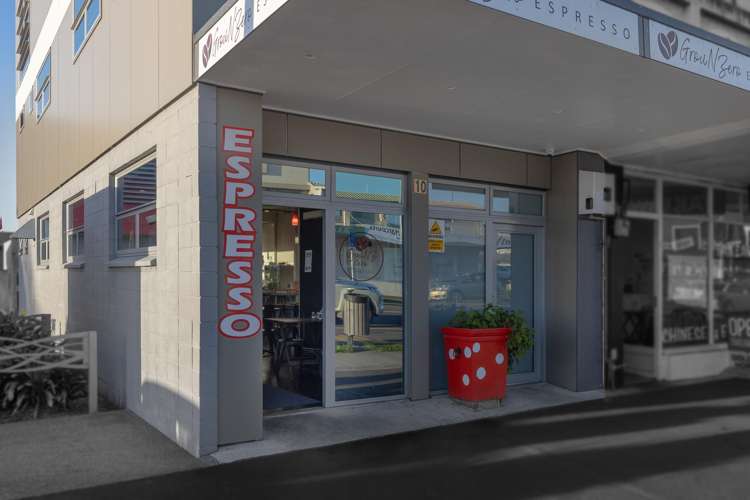 10 Queen Street West Levin_1