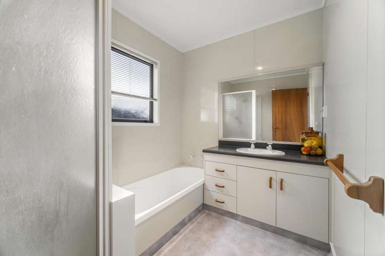 24 Barraud Place Pukehangi_18