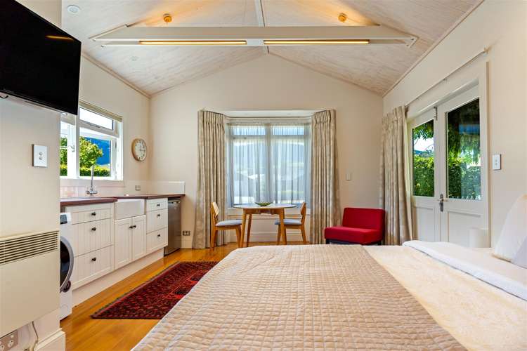 77 Covent Drive Stoke_25