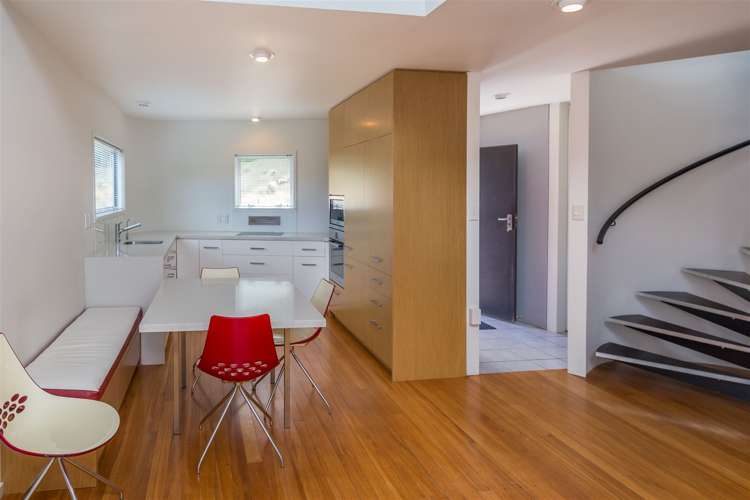 27 Settlers Hill Akaroa_12