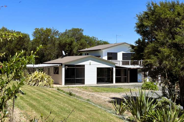 74 Lookout Road Parapara_26