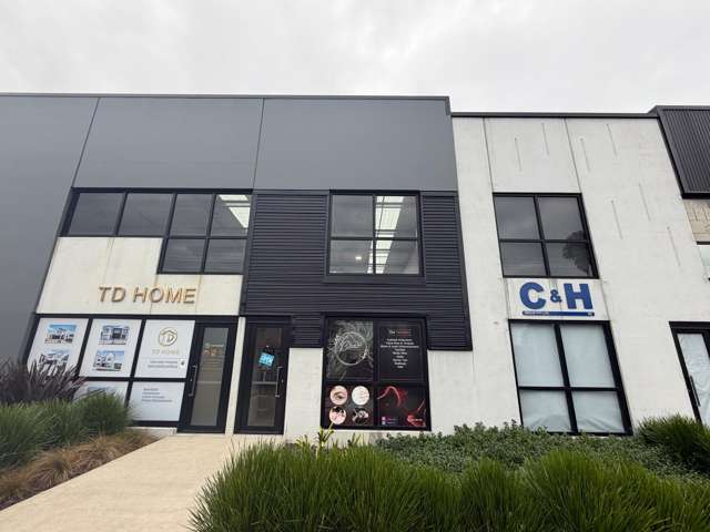 2/90 Hobsonville Road Hobsonville_1