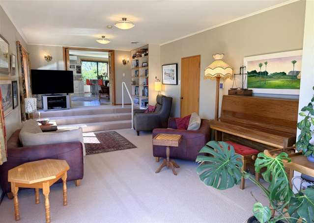 125 Coulson Road Paroa_2