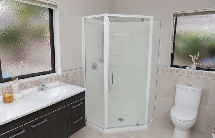 26 Conifer Grove Kamo_5