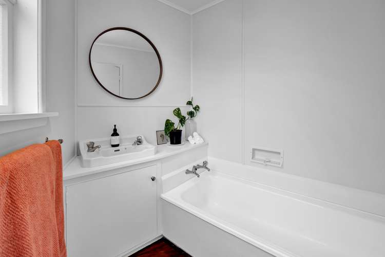 325 Tukapa Street Hurdon_12