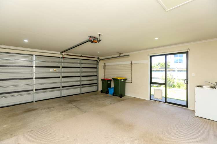 1185f South Road Oakura_25