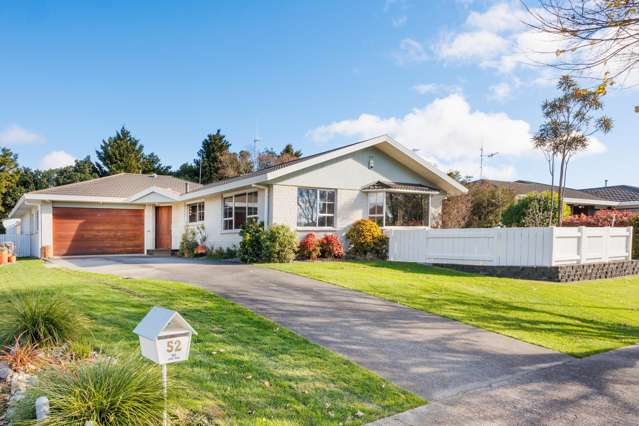 Immaculate, Space & Garaging Galore