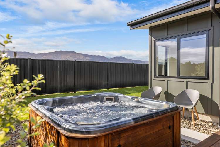 9 Swan Street Lake Hawea_19