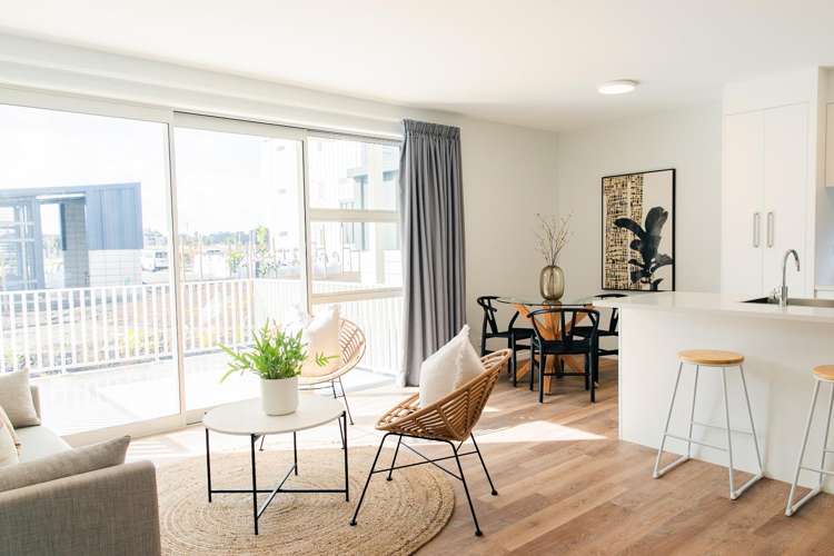 5/1 Karoro Court Hobsonville_4