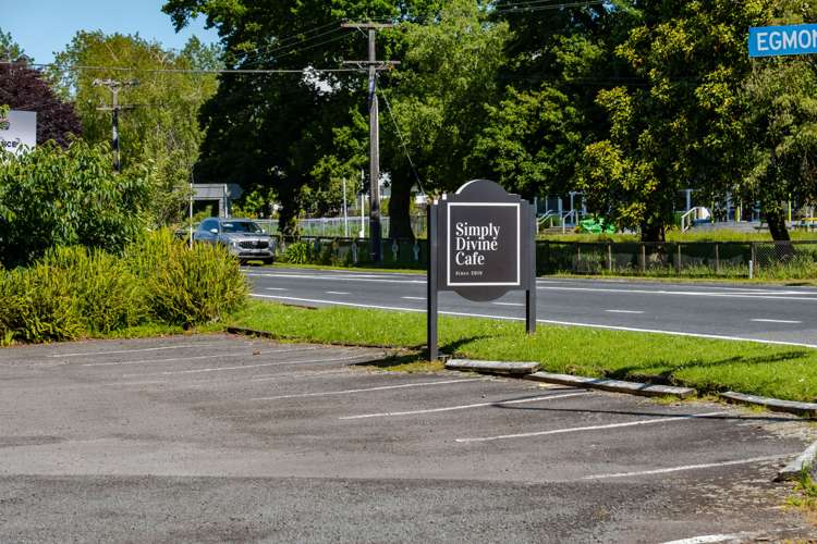 1277 Egmont Road Egmont Village_50