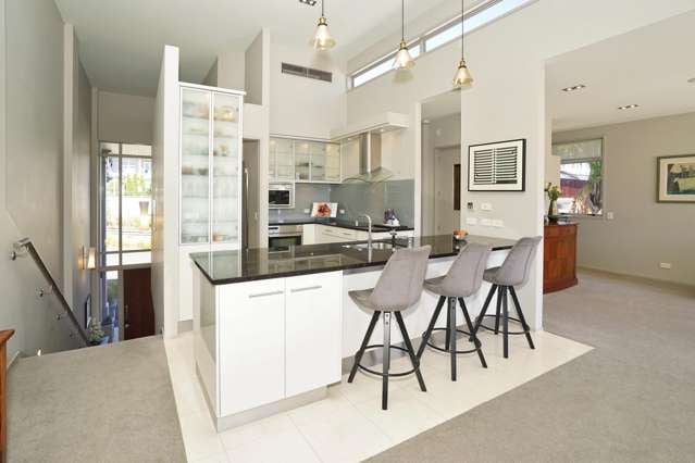 138 Lake Crescent Hamilton Lake_3