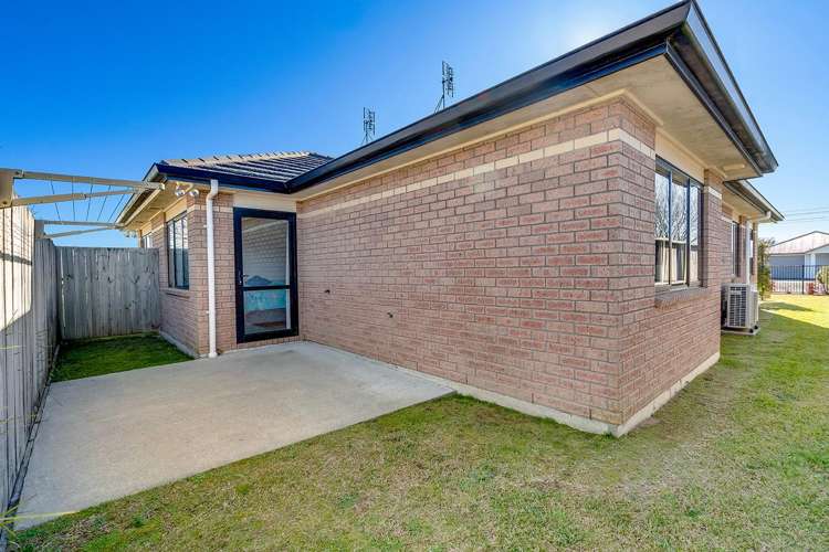 3/37 Saxbys Road Glenview_13