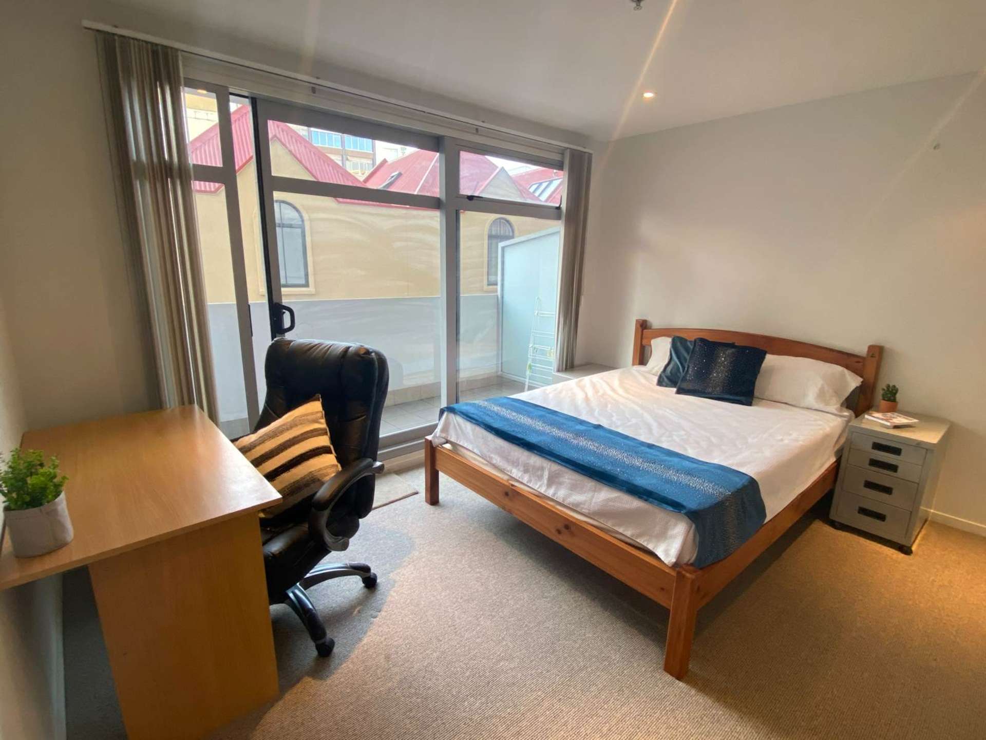 1D/32 Eden Crescent City Centre_0