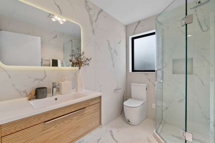 88A Norman Lesser Drive St Johns_13