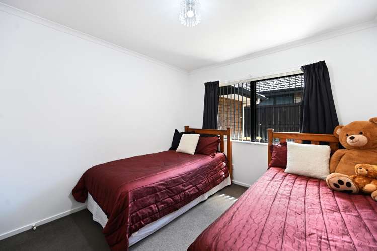 56 Farnborough Drive Grandview Heights_12