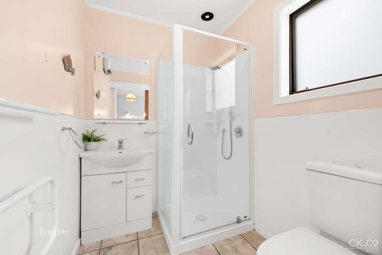 15 Pioneer Grove Silverstream_10