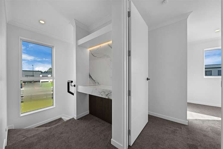 2 Longview Oak Lane Papakura_17