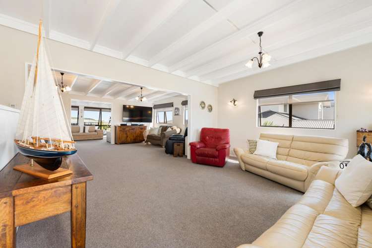 8 Roore Street Foxton Beach_10