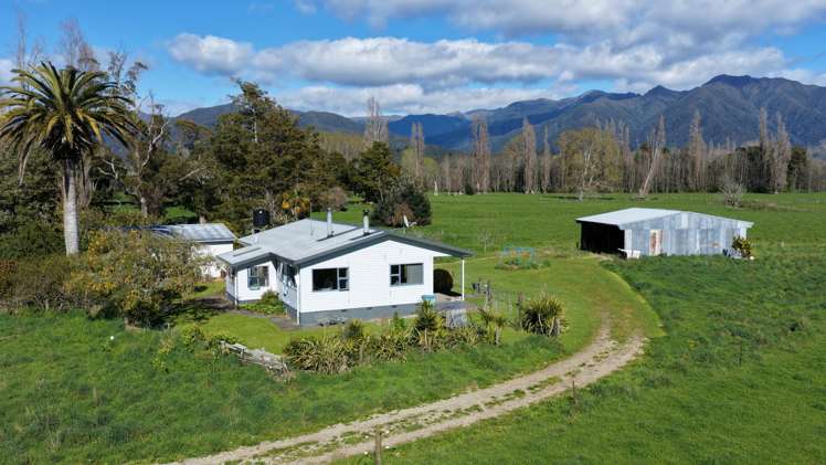 84 Loop Road East Takaka_13