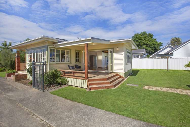 37 Naylor Street Hamilton East_25