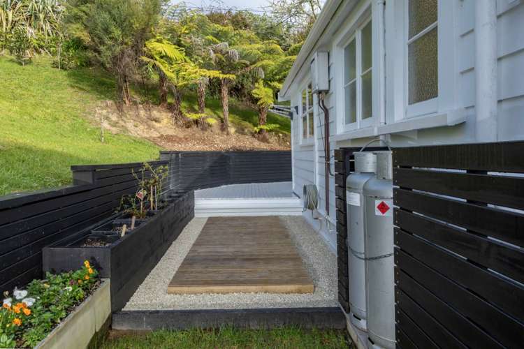 703 Huia Road Parau_21