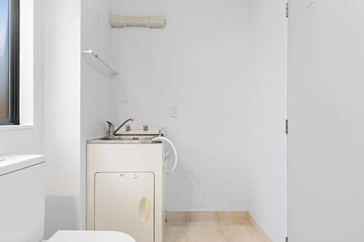 8a Coey Place Glen Eden_15