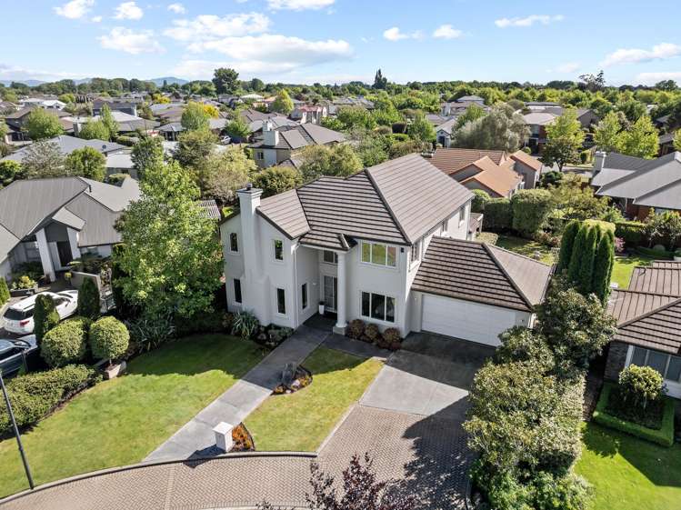 6 June Gardens Northwood_41