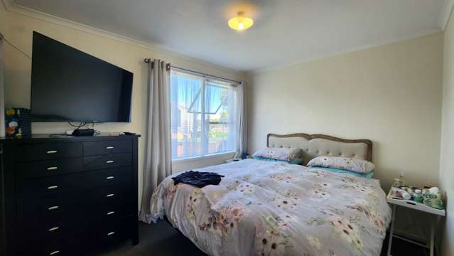 1/22C West Coast Road Glen Eden_1