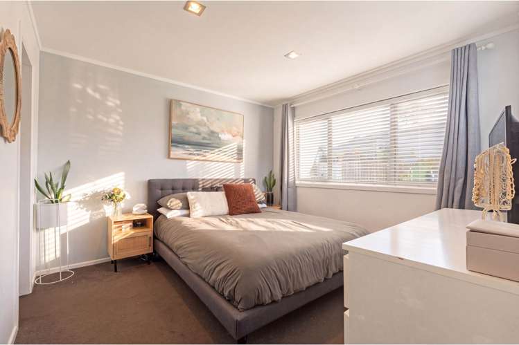 2/54 Lyons Avenue Murrays Bay_10
