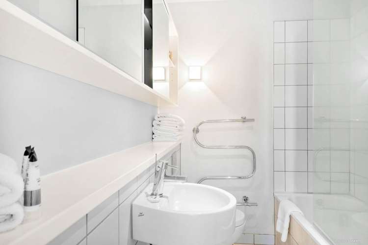 32h/16 Gore Street Auckland Central_6