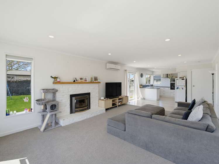 8 Woodham Drive Allenton_7