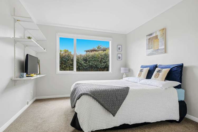 2/12 Philson Terrace Browns Bay_12