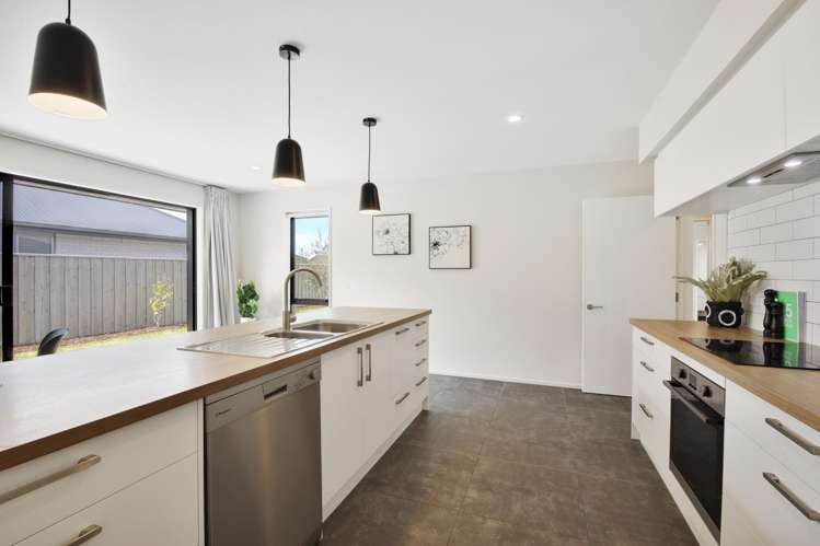 74 Quinn Crescent Woodend_9