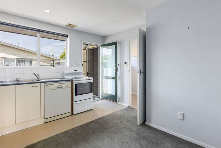 1/15 Chipping Lane Redwood_5