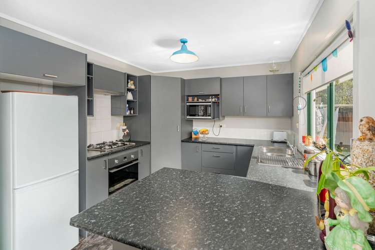 7 Cholmondeley Crescent Whitianga_5