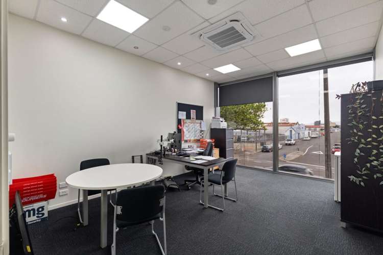 12-22 Cook Street City Centre_11