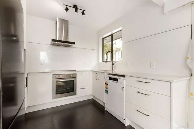 1/7 Leigh Terrace Glenfield_2