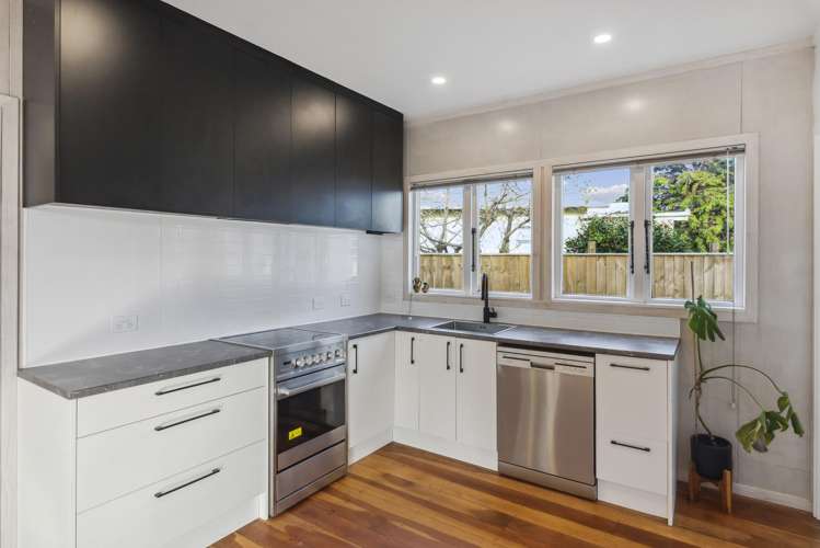 75 Raumati Road Raumati Beach_14